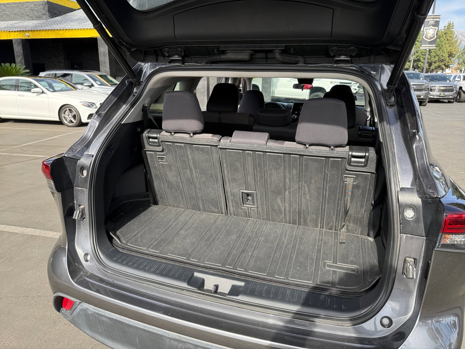 Used 2023 Toyota Highlander LE image 22