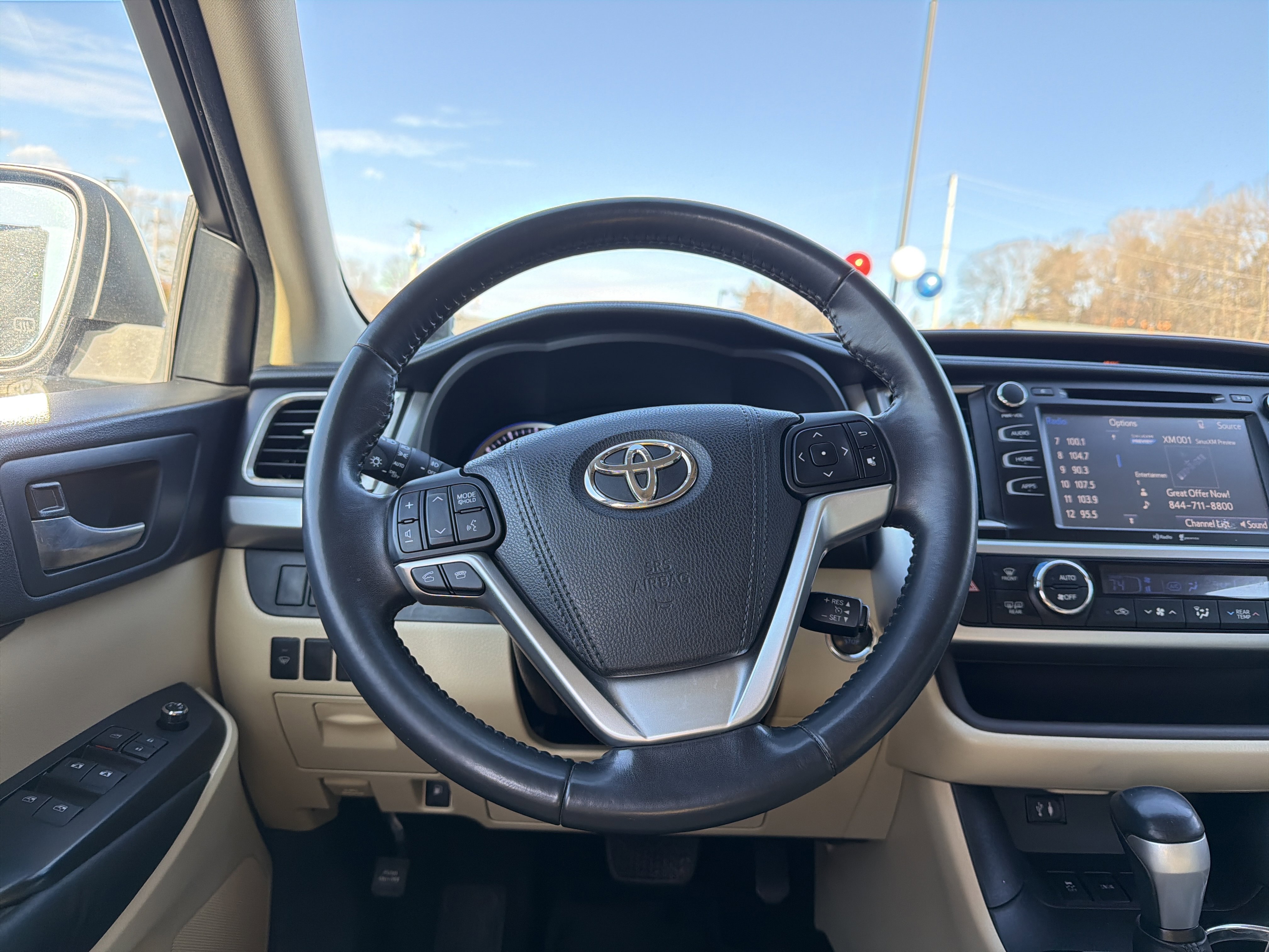 Used 2015 Toyota Highlander XLE image 14