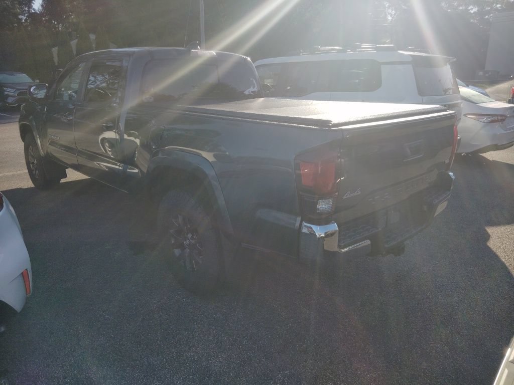 Used 2020 Toyota Tacoma SR5 AWD/4WD image 2