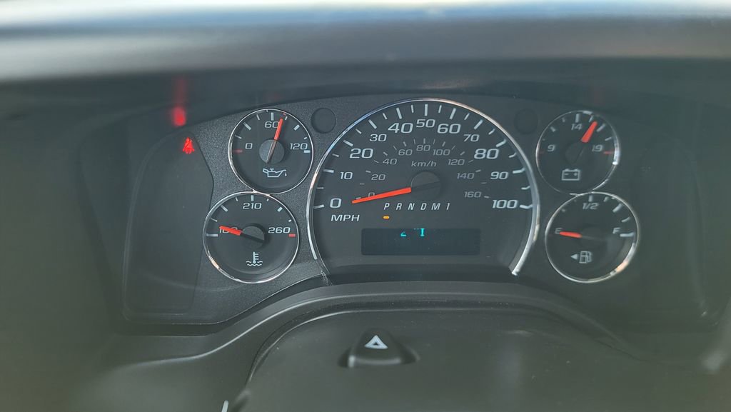 New 2025 Chevrolet Express 2500 w/ Communications Package image 20