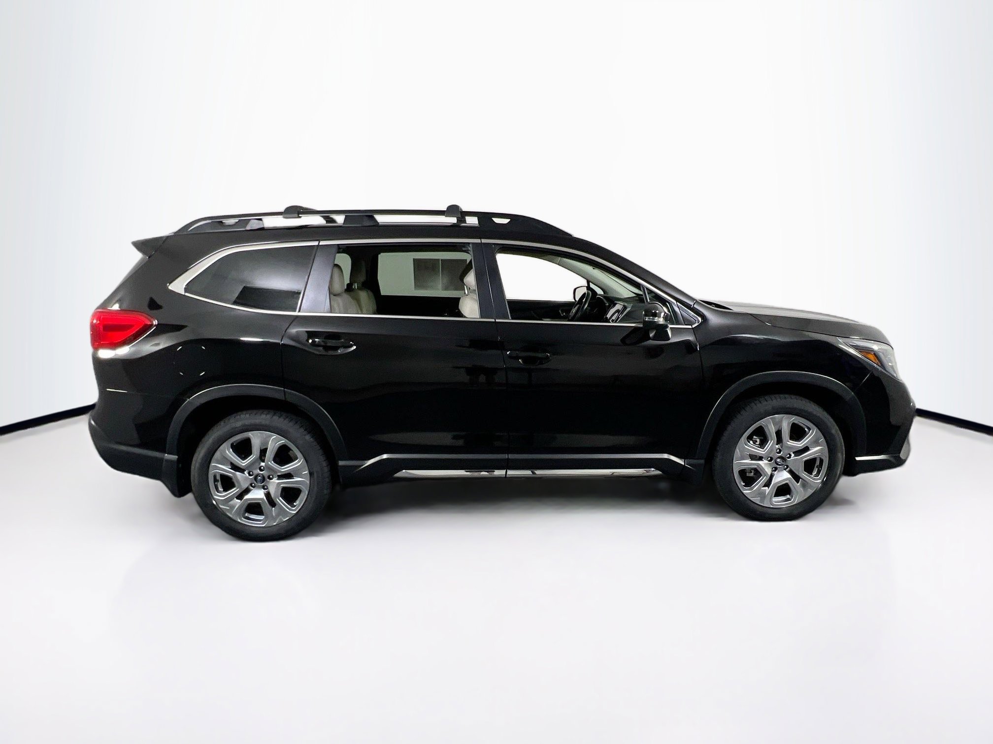 Used 2023 Subaru Ascent Limited image 4