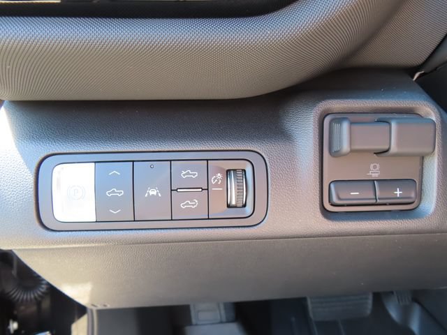Used 2025 Chevrolet Silverado EV RST AWD/4WD image 40
