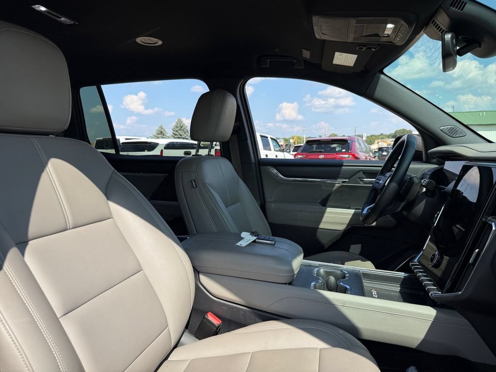 Used 2024 GMC Acadia Elevation AWD/4WD image 41
