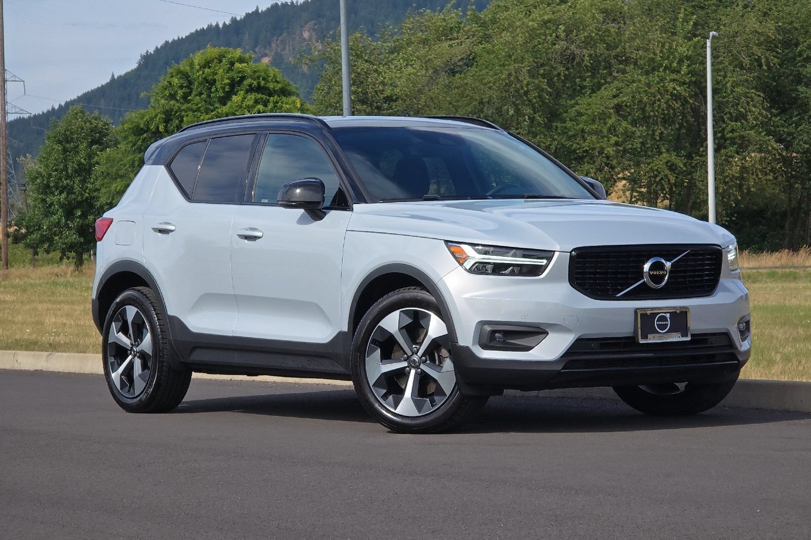Used 2020 Volvo XC40 T5 R-Design w/ Protection Package