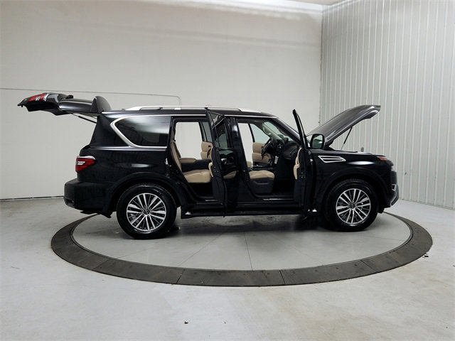 Used 2024 Nissan Armada SL w/ Captain's Chairs Package image 16