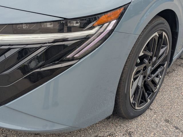 New 2026 Nissan Sentra SR w/ SR Premium Package FWD image 9
