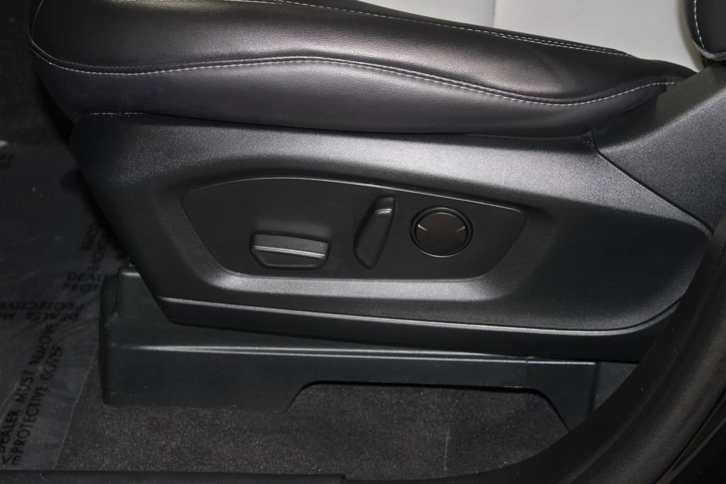 Used 2023 Ford Explorer XLT w/ Equipment Group 202A image 21