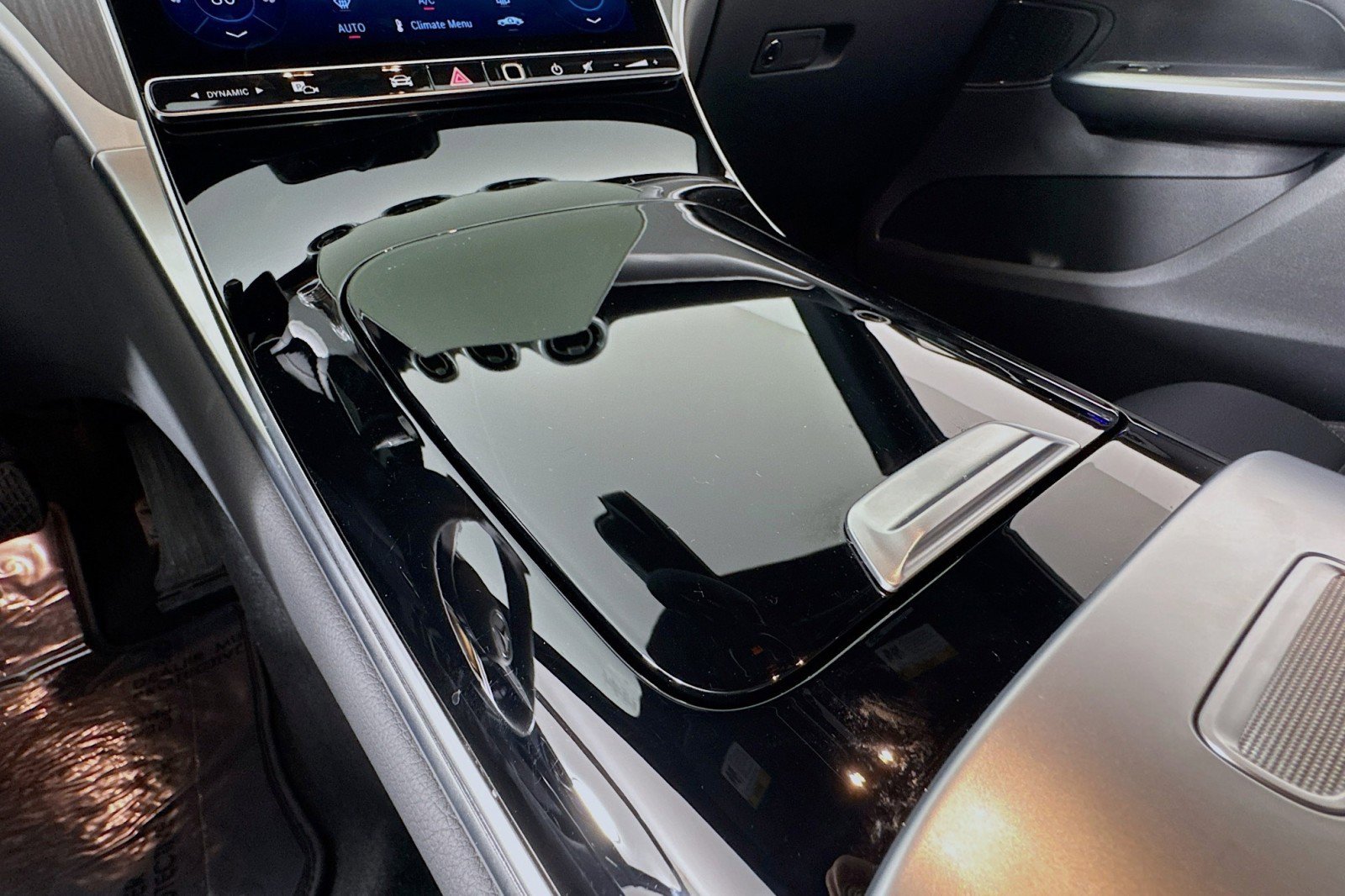 Certified 2025 Mercedes-Benz GLC 300 image 6