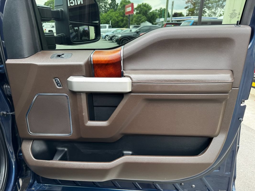 Used 2017 Ford F250 King Ranch w/ King Ranch Ultimate Package AWD/4WD image 31