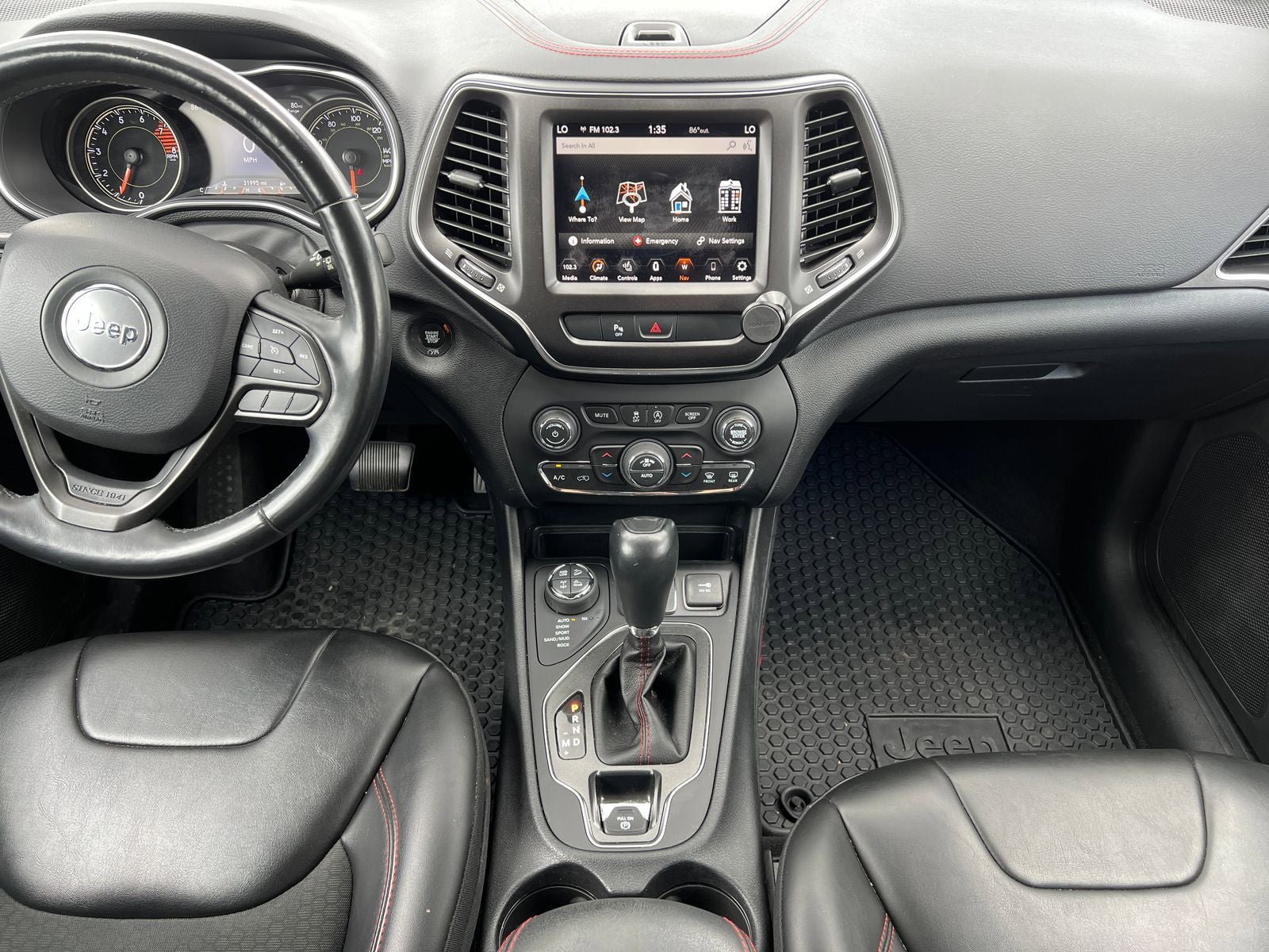 Used 2020 Jeep Cherokee Trailhawk w/ Comfort/Convenience Group AWD/4WD image 26