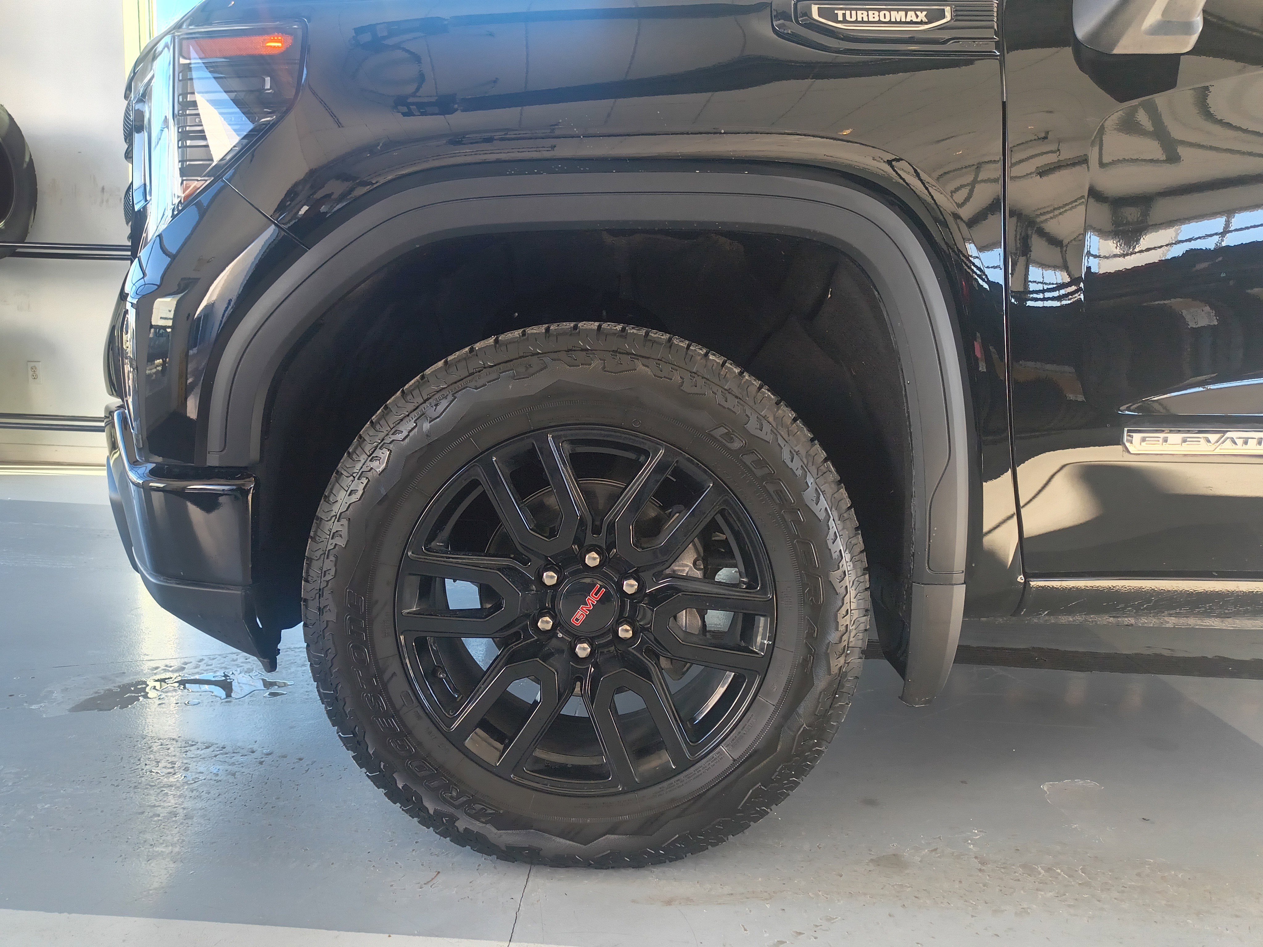 Used 2025 GMC Sierra 1500 Elevation image 26