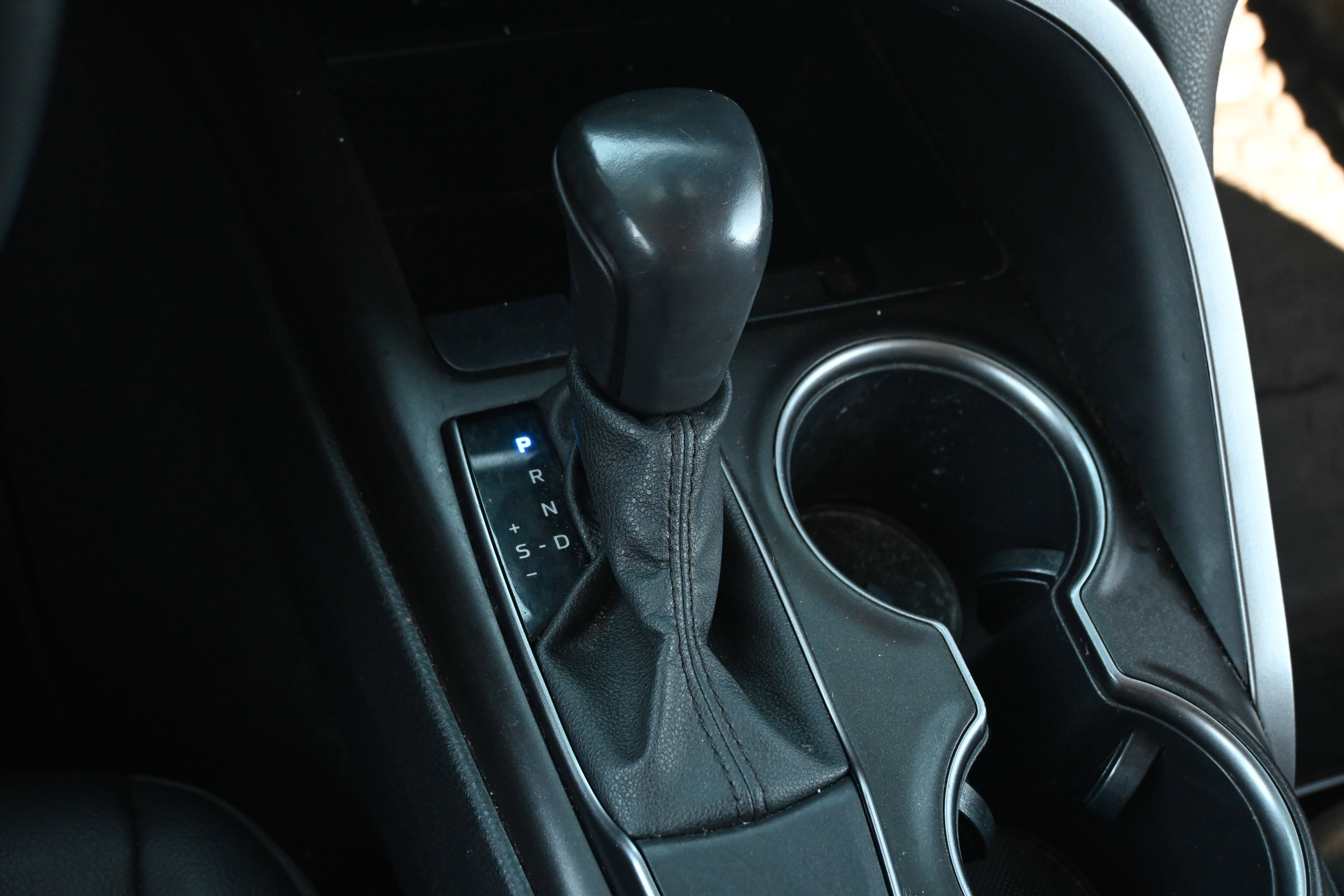 Used 2021 Toyota Camry SE w/ Convenience Package image 18