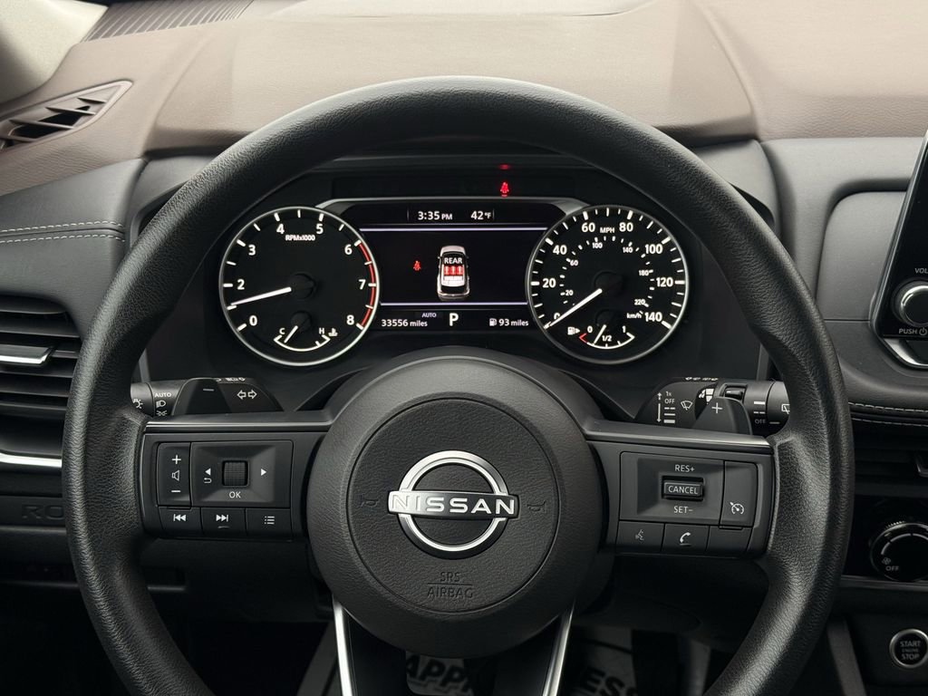 Used 2023 Nissan Rogue S image 15