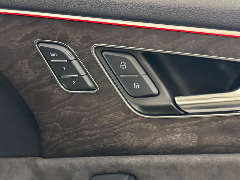 Used 2019 Audi Q8 Prestige w/ Luxury Package image 33