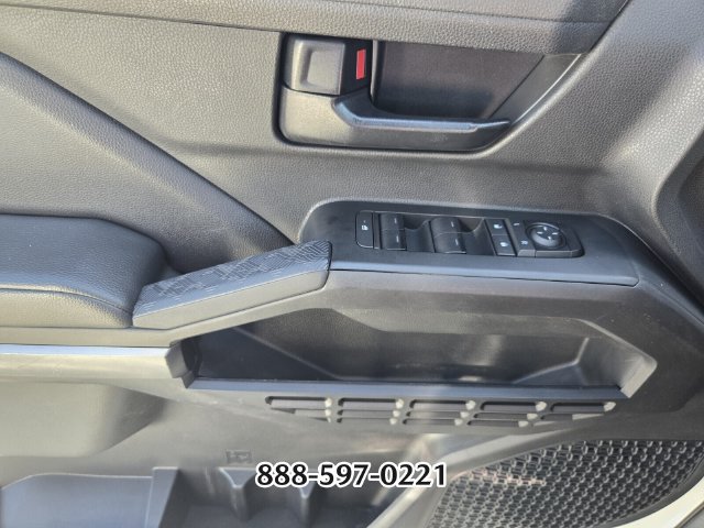 Used 2025 Toyota Tacoma SR5 AWD/4WD image 33