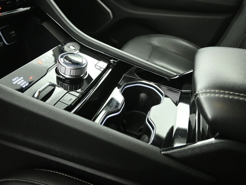 Used 2022 Jeep Grand Cherokee Limited 4xe image 15