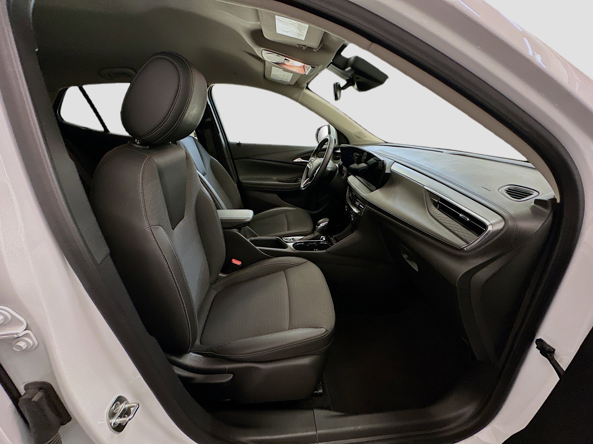 Used 2025 Buick Encore GX Preferred image 32