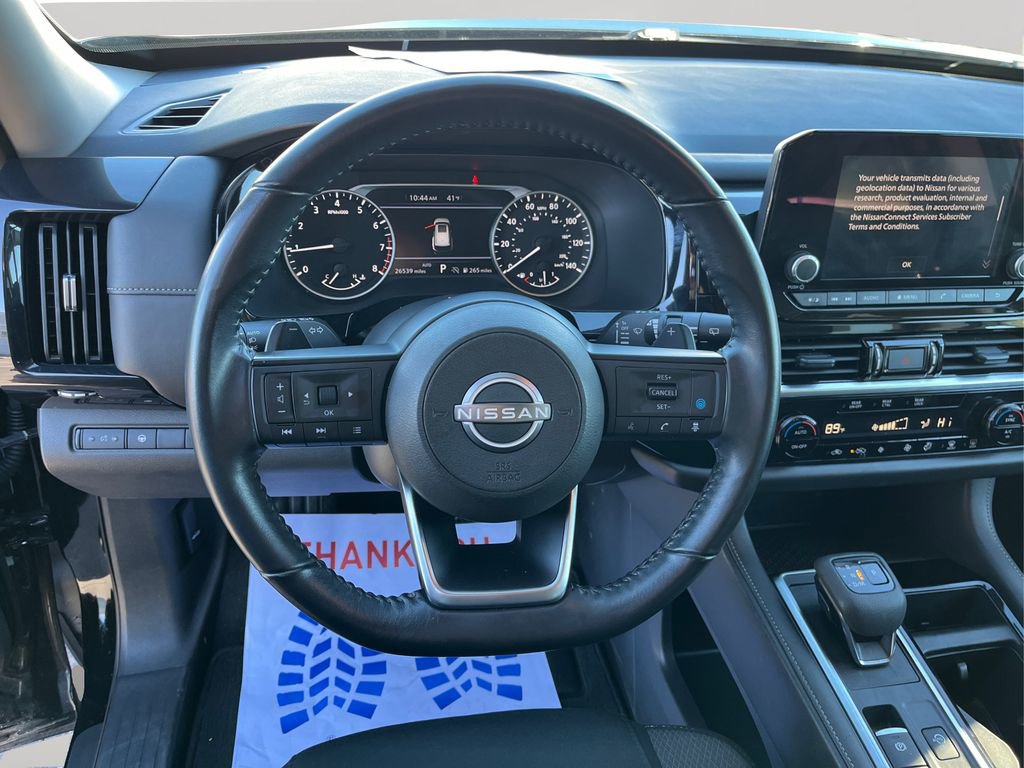 Used 2024 Nissan Pathfinder SV image 17