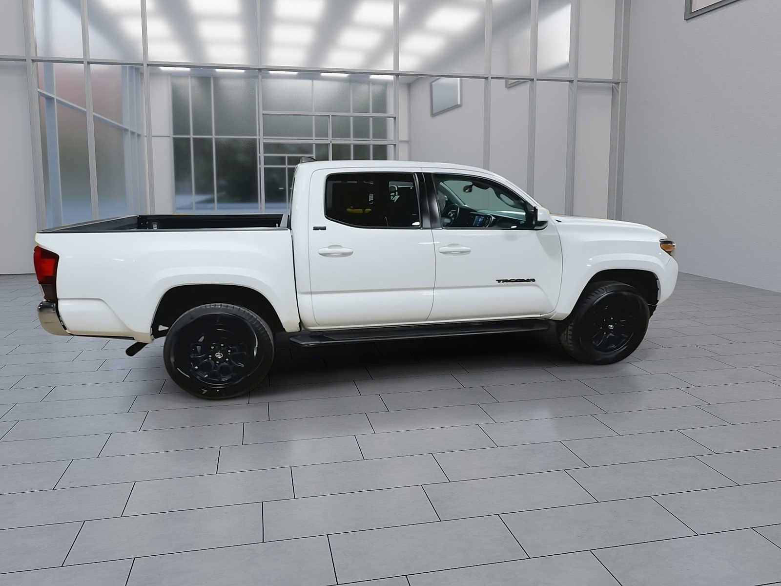 Used 2021 Toyota Tacoma SR5 AWD/4WD image 9