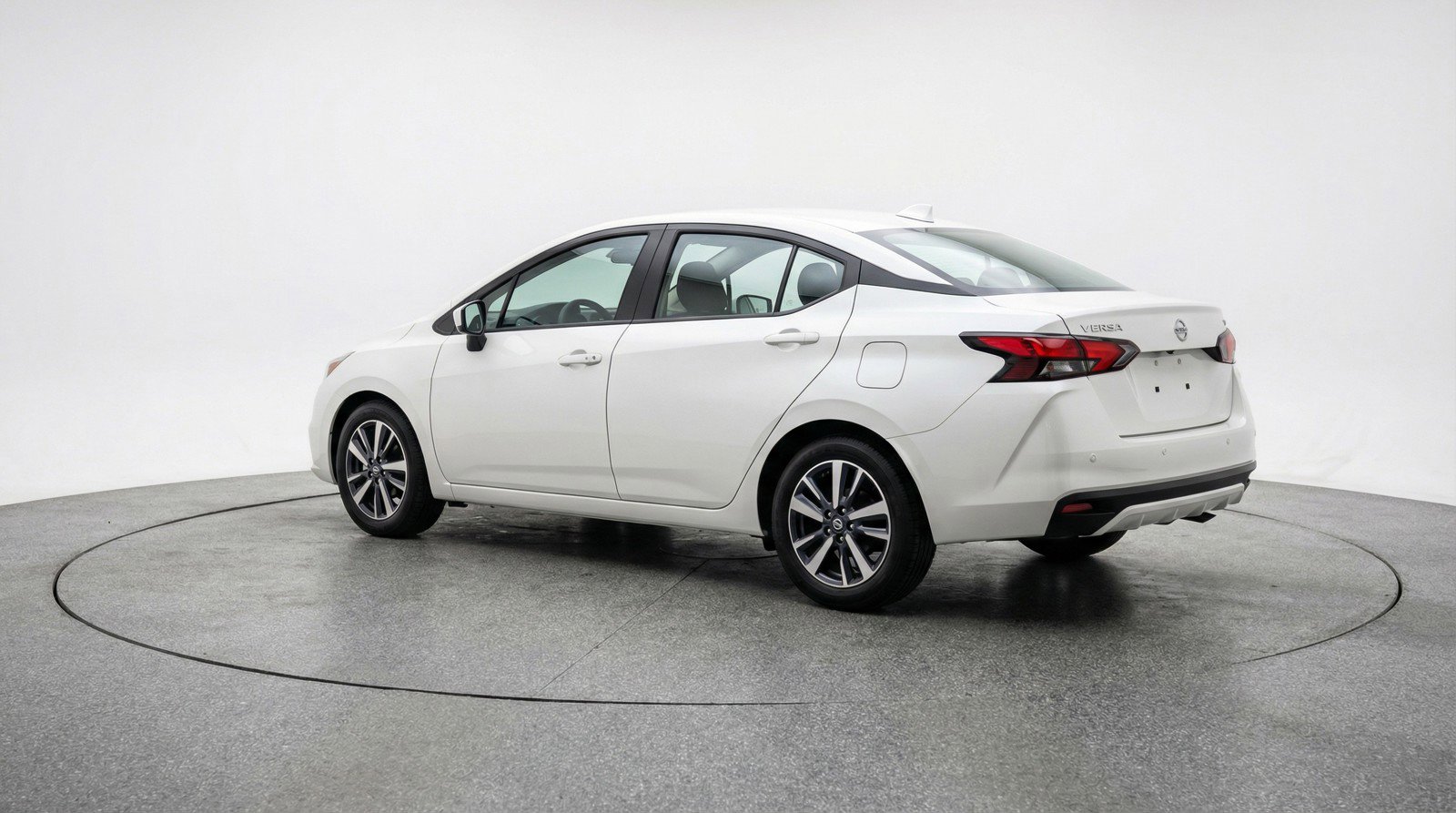 Used 2025 Nissan Versa SV image 6