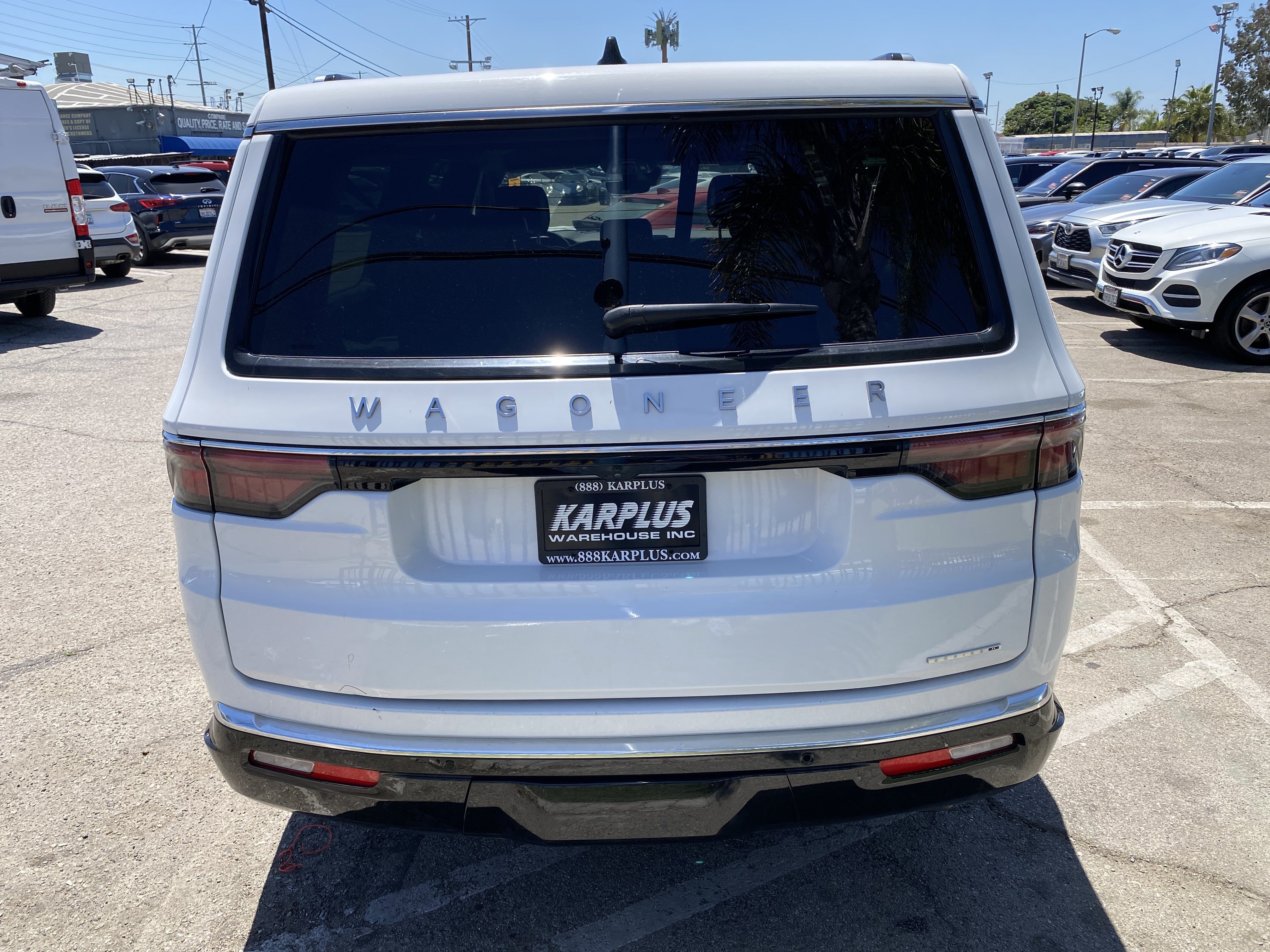 Used 2024 Jeep Wagoneer L Series II w/ Flexible Seating Group AWD/4WD image 9