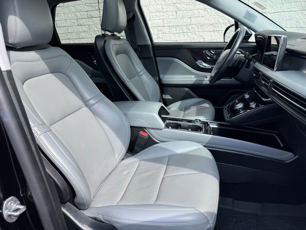 Used 2022 Lincoln Corsair AWD w/ Premium Package image 18