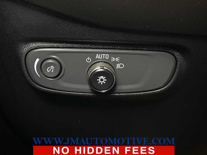 Used 2019 Chevrolet Equinox LT w/ Sun & Navigation Package image 35