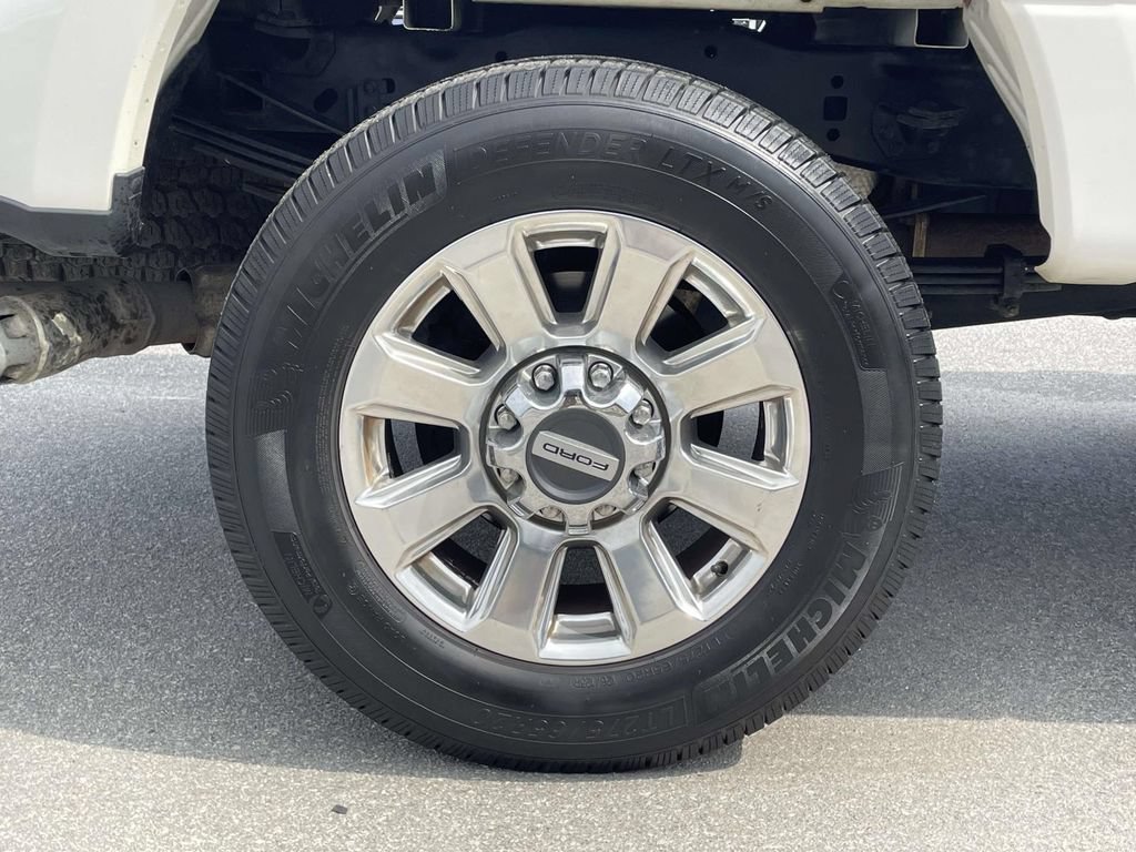 Used 2017 Ford F350 Lariat w/ Lariat Ultimate Package AWD/4WD image 35