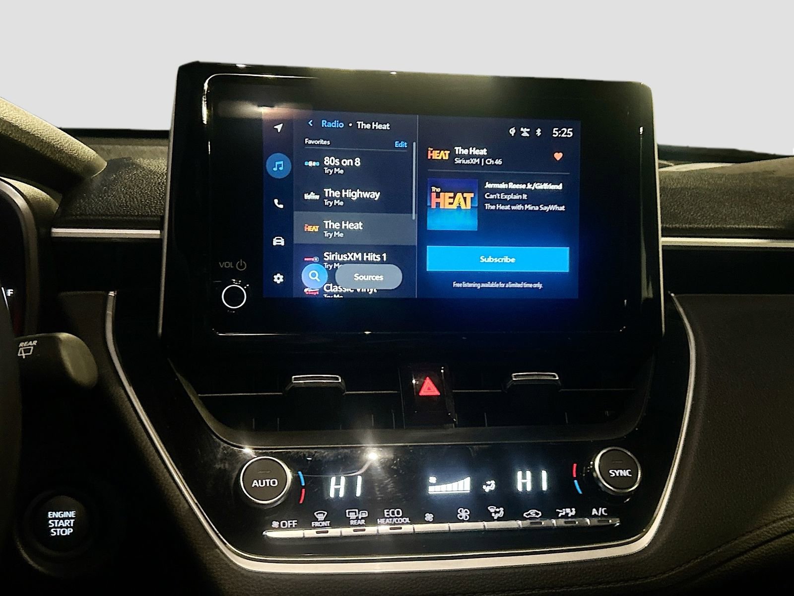 Used 2025 Toyota Corolla Cross XLE w/ Convenience Package image 15