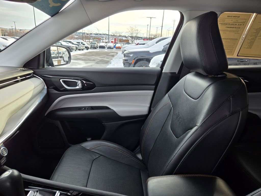 Used 2022 Jeep Compass Limited image 25