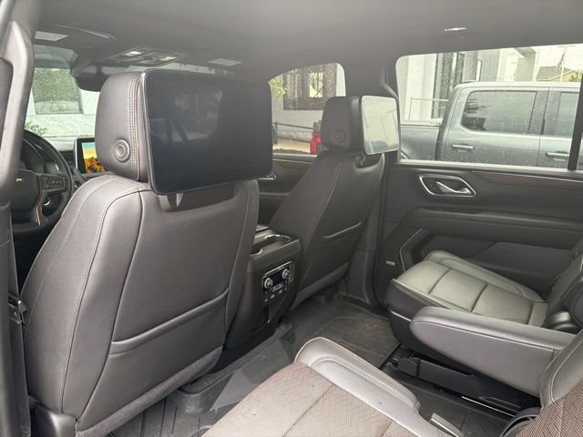 Used 2024 Chevrolet Suburban High Country w/ Advanced Technology Package AWD/4WD image 11