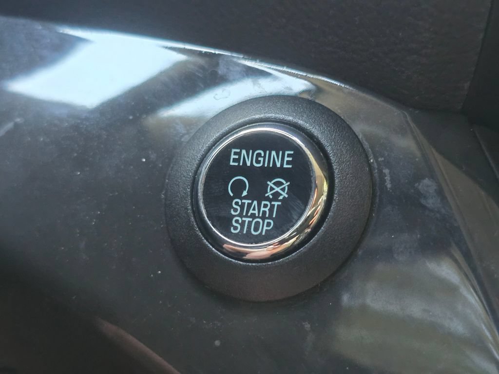 Used 2015 Ford Escape Titanium w/ Equipment Group 301A AWD/4WD image 36