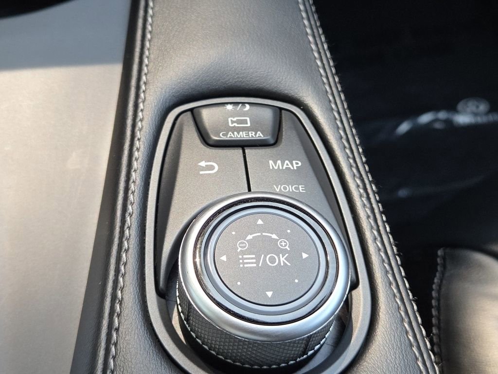 Used 2023 INFINITI QX55 Essential image 11