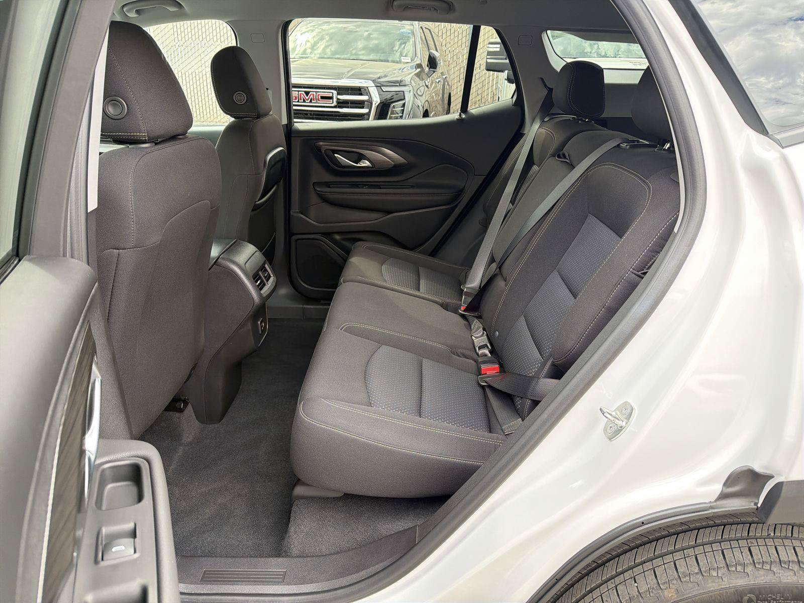 Used 2023 GMC Terrain SLE FWD image 23