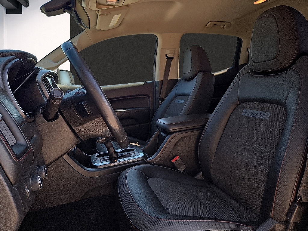 Used 2017 GMC Canyon SLE w/ All Terrain Package AWD/4WD image 12
