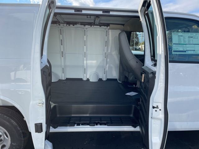 New 2025 GMC Savana 2500 w/ Driver Convenience Package RWD image 7