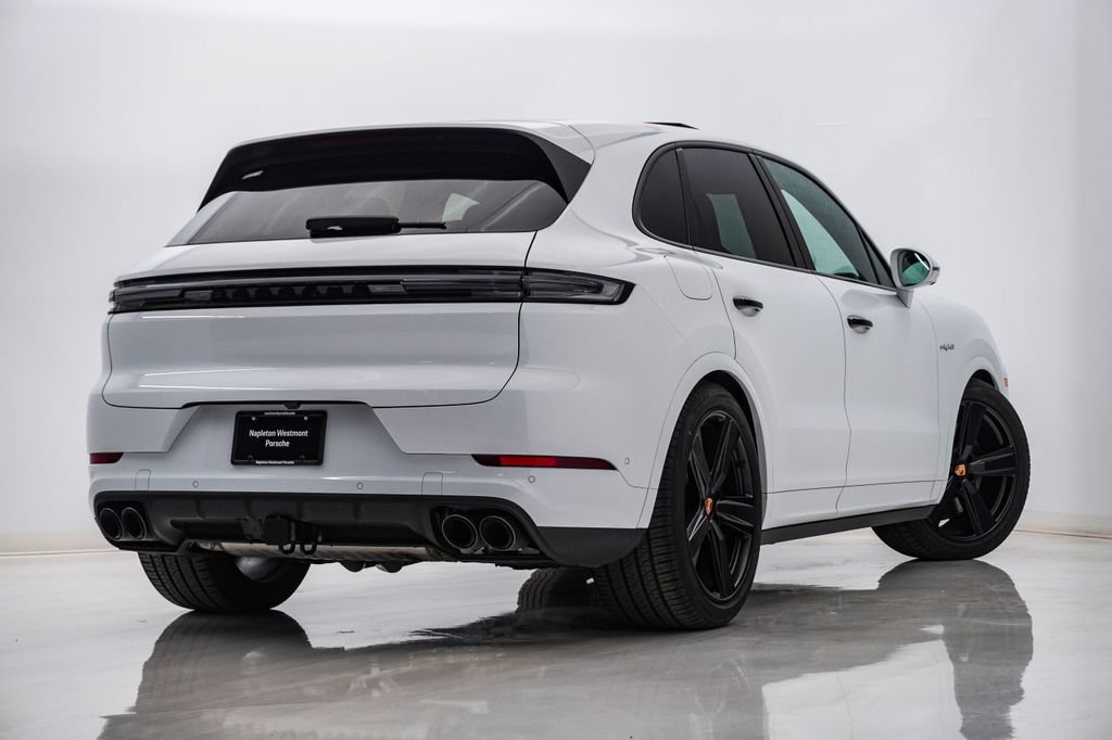 New 2026 Porsche Cayenne Coupe AWD/4WD image 11