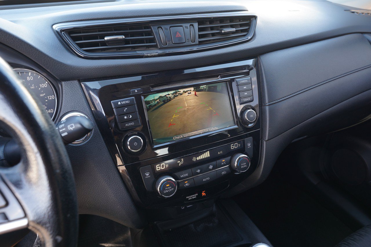Used 2020 Nissan Rogue SV FWD image 13