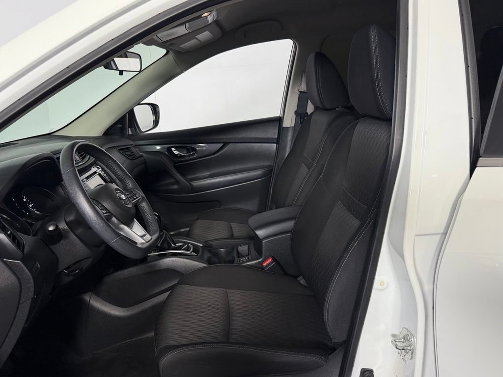Used 2020 Nissan Rogue SV FWD image 20