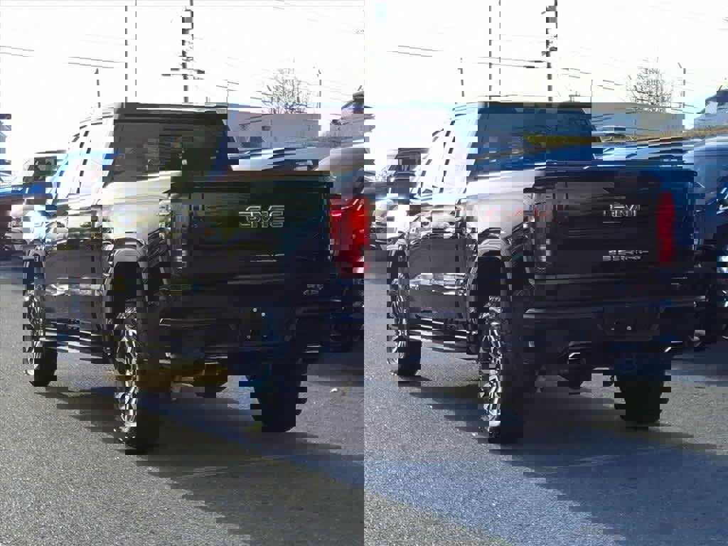 Used 2021 GMC Sierra 1500 AT4 w/ AT4 Premium Package image 3