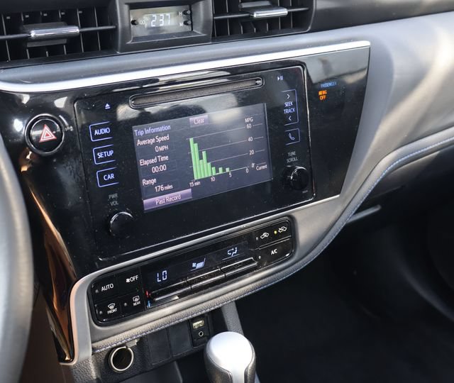 Used 2018 Toyota Corolla SE FWD image 18