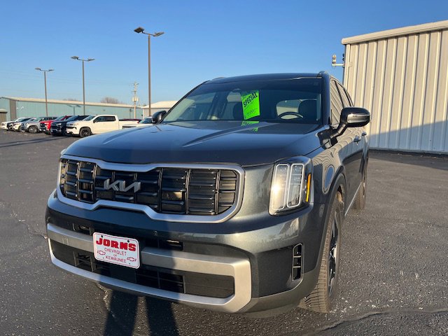 Used 2023 Kia Telluride S w/ S Sunroof Package image 2