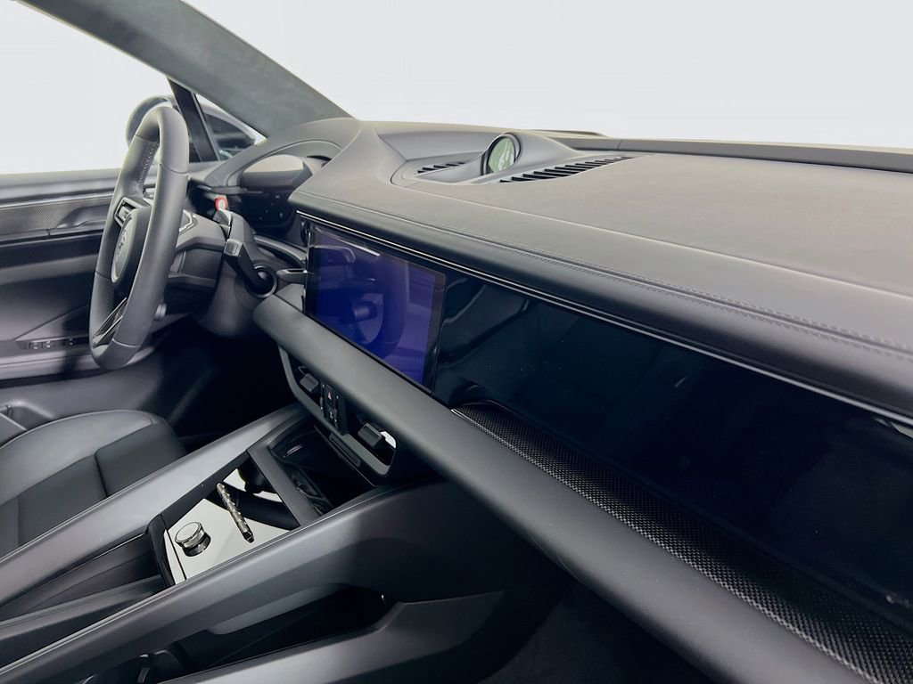 New 2026 Porsche Macan Turbo Electric image 31