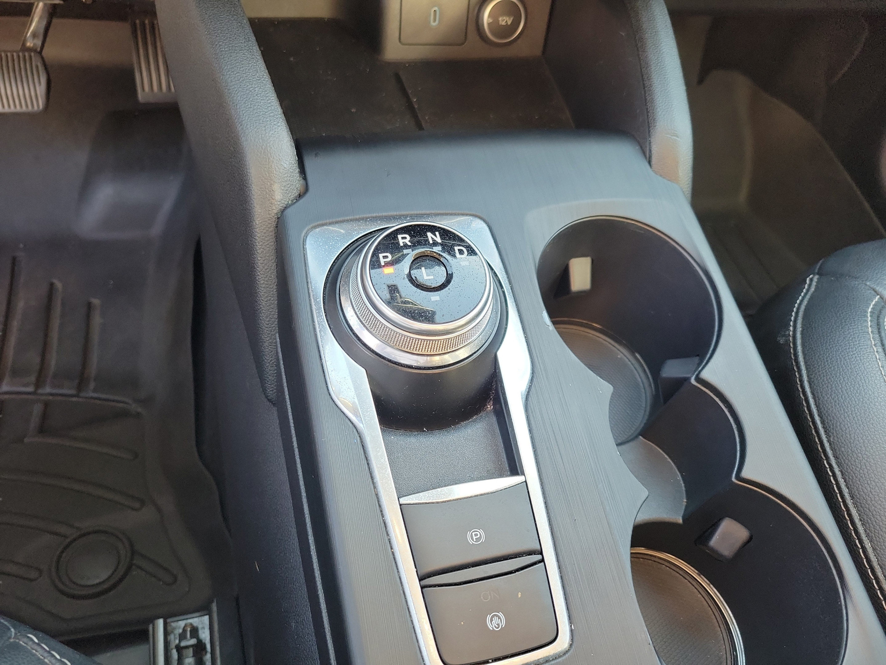 Used 2020 Ford Escape Titanium FWD image 20