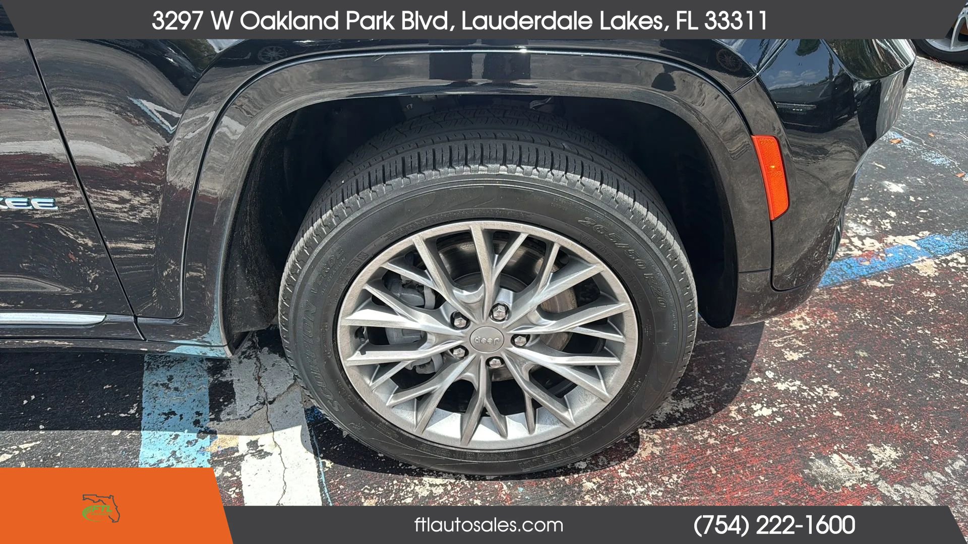 Used 2022 Jeep Grand Cherokee Summit w/ Luxury Tech Group V AWD/4WD image 16