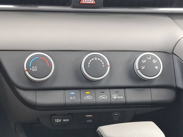 Certified 2024 Hyundai Elantra SE FWD image 15