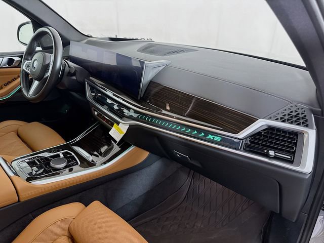 Used 2025 BMW X5 xDrive50e w/ M Sport Package image 29