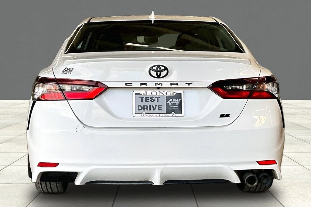 Used 2023 Toyota Camry SE FWD image 4
