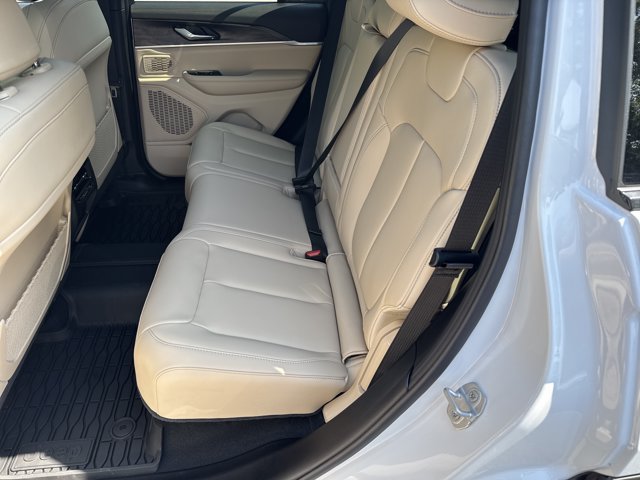 New 2026 Jeep Grand Cherokee Limited w/ Limited Altitude Package AWD/4WD image 21