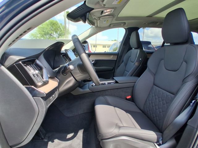 New 2026 Volvo XC90 T8 Plus AWD/4WD image 17